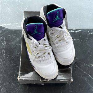 “GRAPE” AIR JORDAN RETRO 5 MENS SZ 10